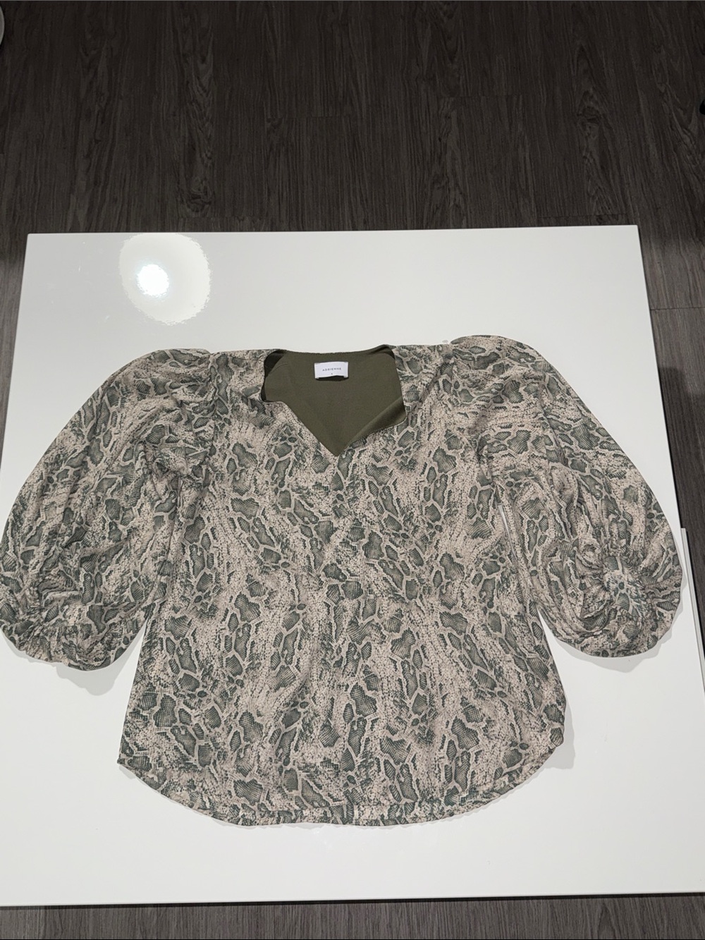 Adrienne Snake-Print Puff Sleeve Blouse in Olive and Beige Size S